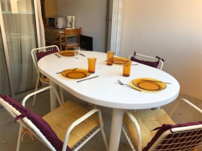 Studio cabine avec piscine, plage à 50m, parking privé, commerces à 400m - FR-1-81-339